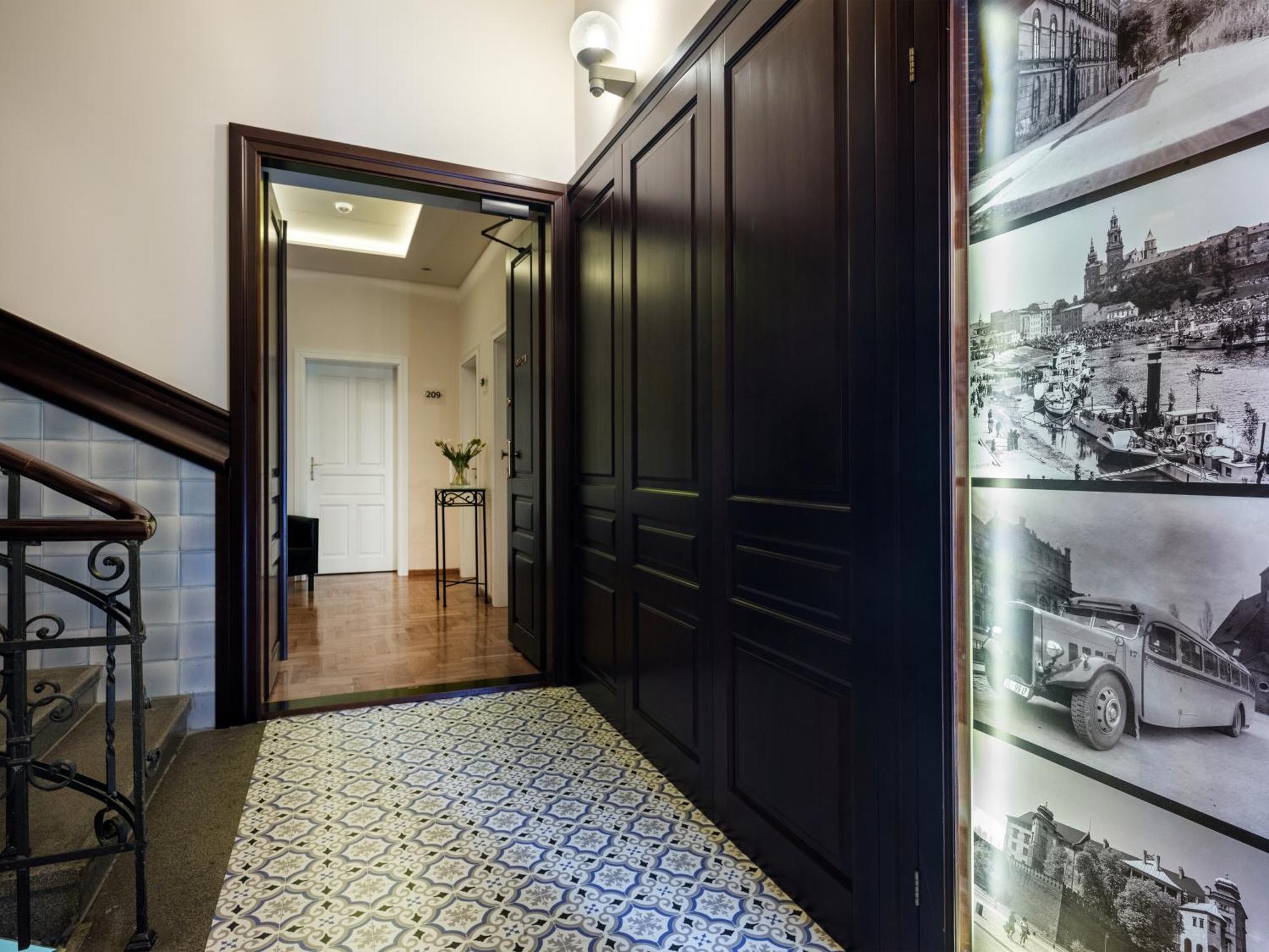 Kosmopolita Apartments Krakow Luaran gambar