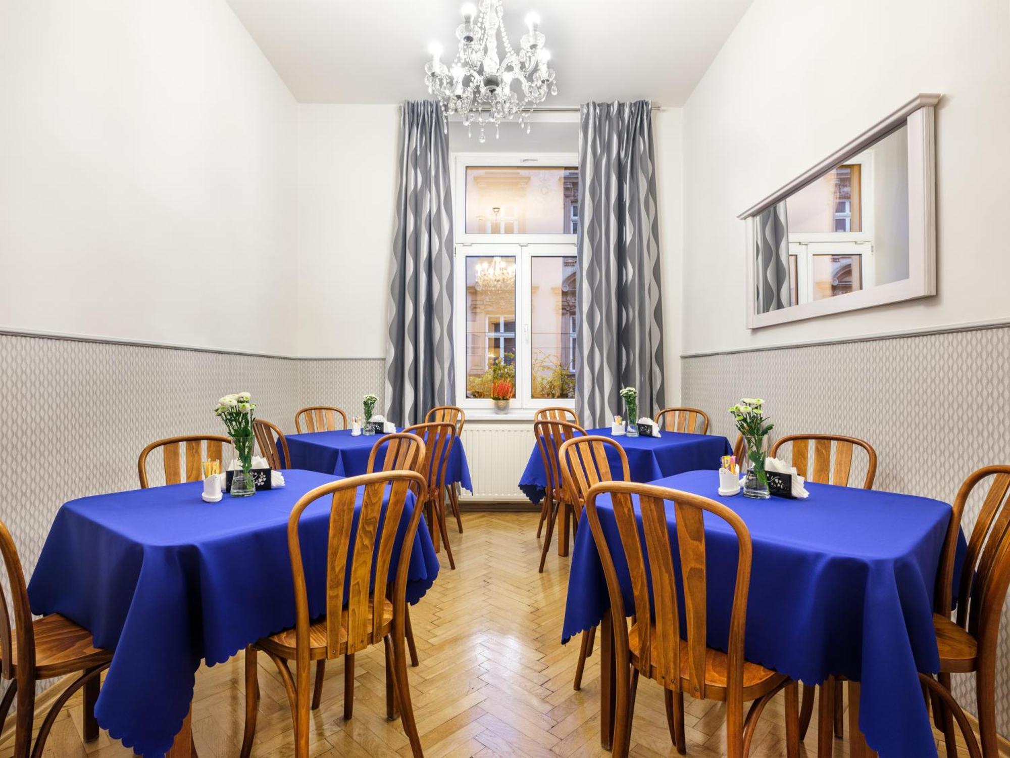 Kosmopolita Apartments Krakow Luaran gambar