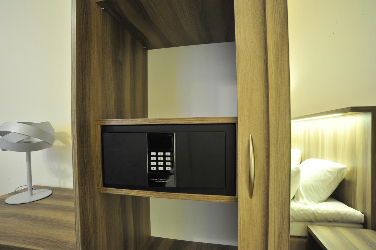 Kosmopolita Apartments Krakow Luaran gambar