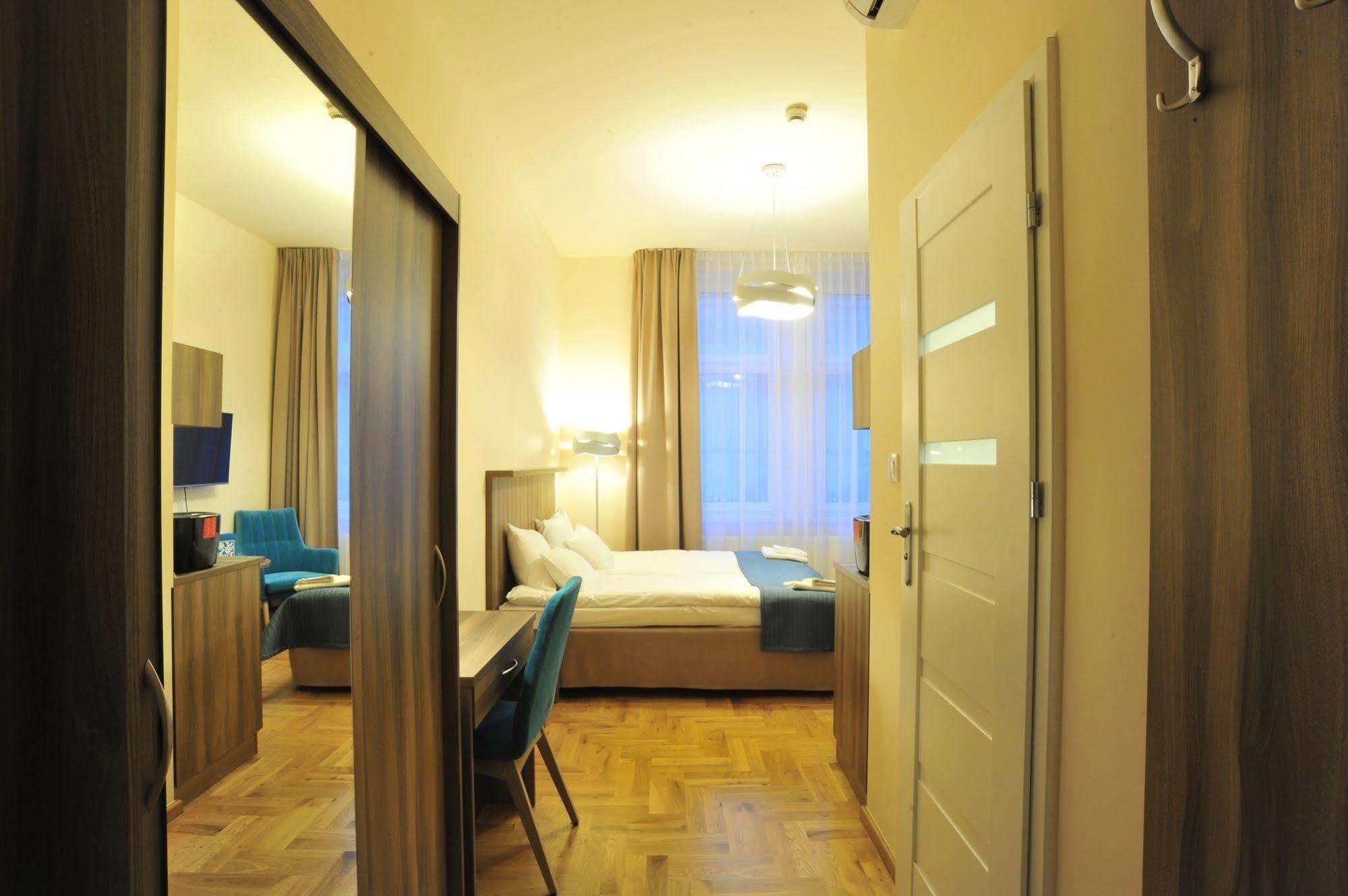 Kosmopolita Apartments Krakow Luaran gambar