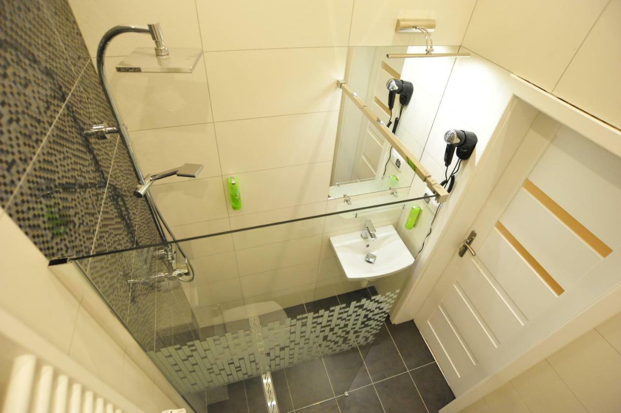 Kosmopolita Apartments Krakow Luaran gambar